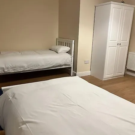 Διαμέρισμα 18 The Mullins Ντόνεγκαλ