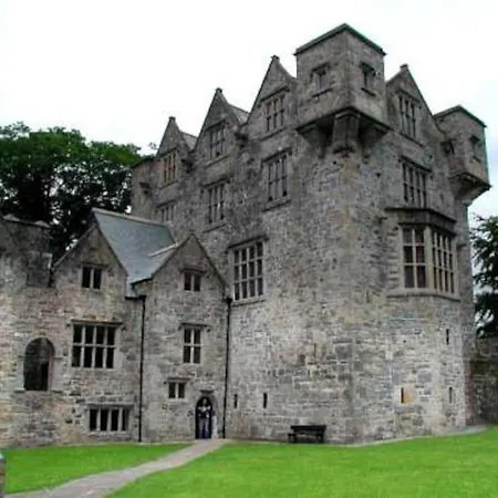 Διαμέρισμα 18 The Mullins Ντόνεγκαλ